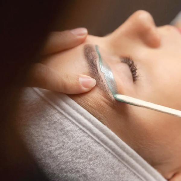 Eyebrow-Waxing-at-Avissa-Salon-in-Ann-Arbor-Michigan-